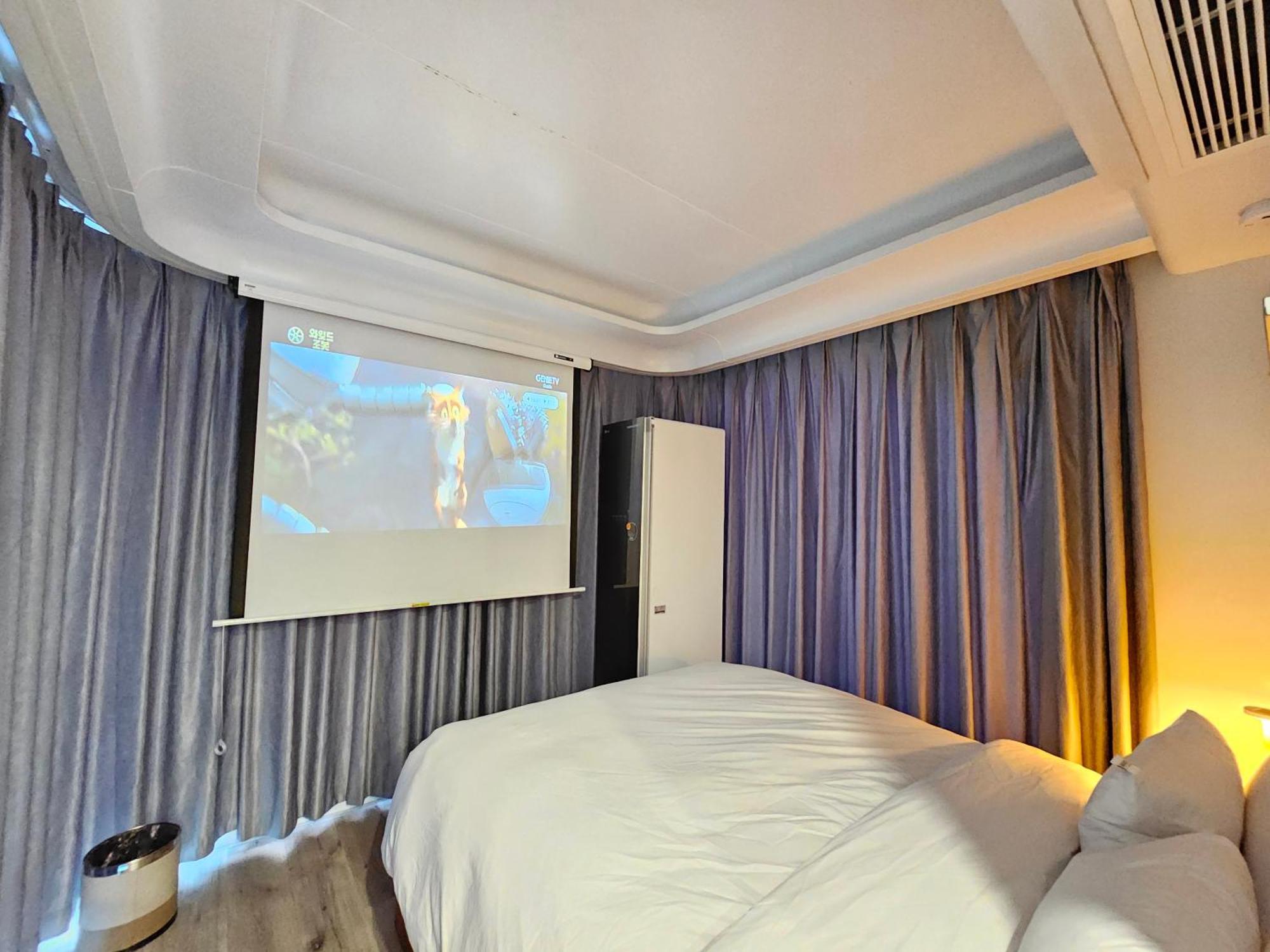 Galaxy X Hotel Type Caravan Glamping & Pension พยองซาง ภายนอก รูปภาพ