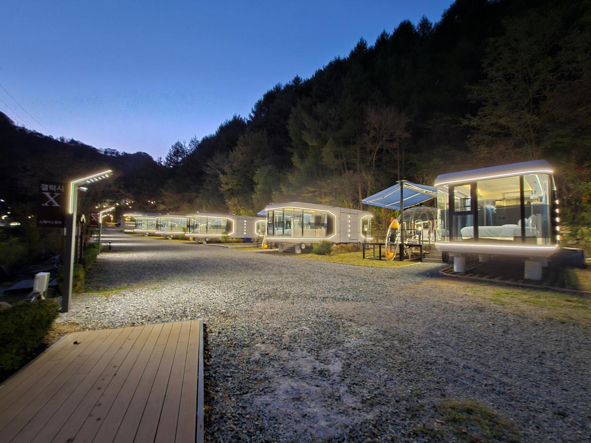 Galaxy X Hotel Type Caravan Glamping & Pension พยองซาง ภายนอก รูปภาพ