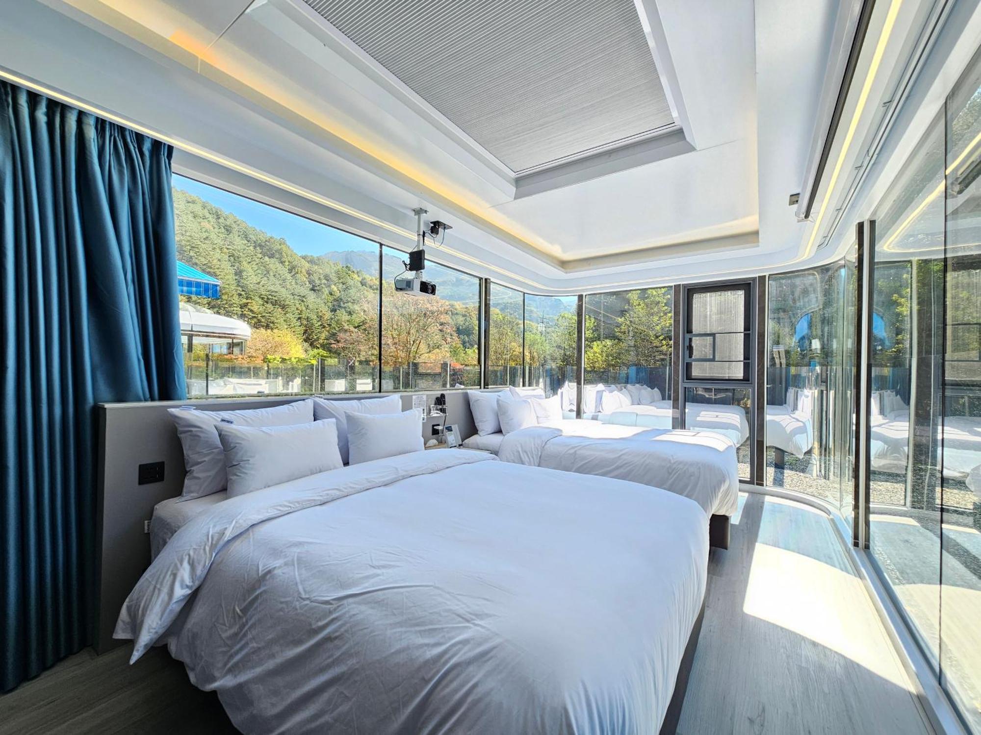 Galaxy X Hotel Type Caravan Glamping & Pension พยองซาง ภายนอก รูปภาพ